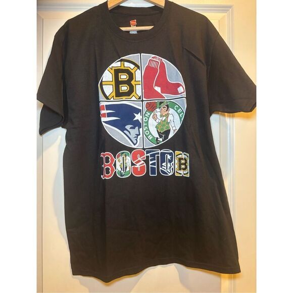 Boston Pro Sports Teams T-shirt size Large - Picture 1 of 2